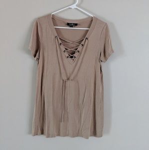 S Beige Lulus lace-up neckline T-shirt